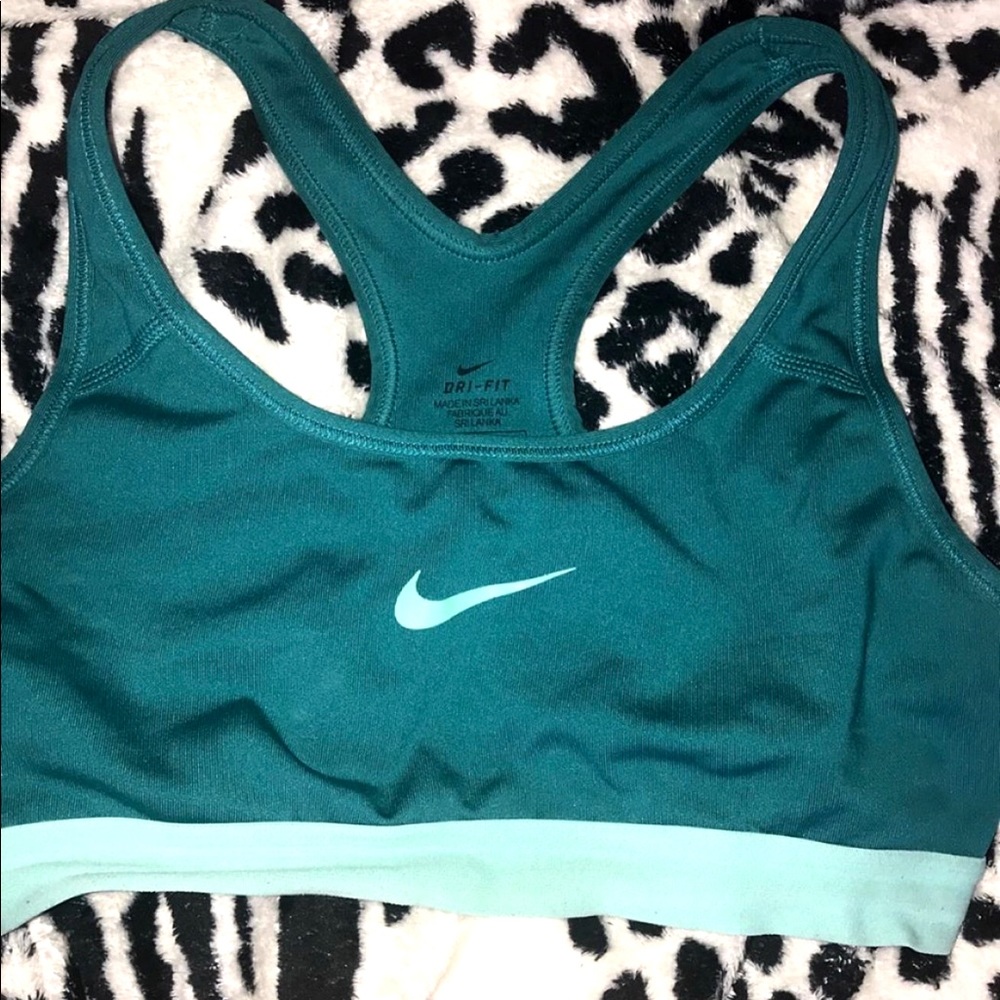 nike bra .